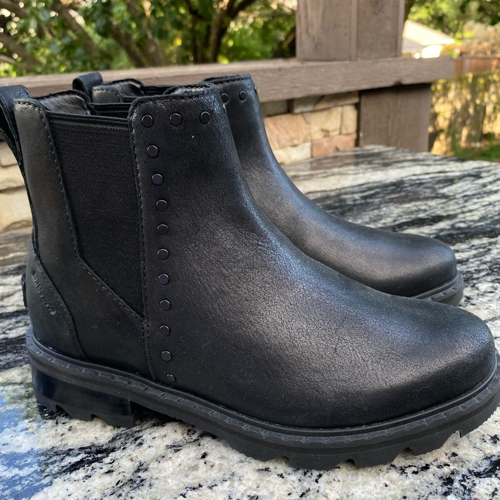 Sorel Lennox Stud Black Bootie SZ 7 NEW, never worn